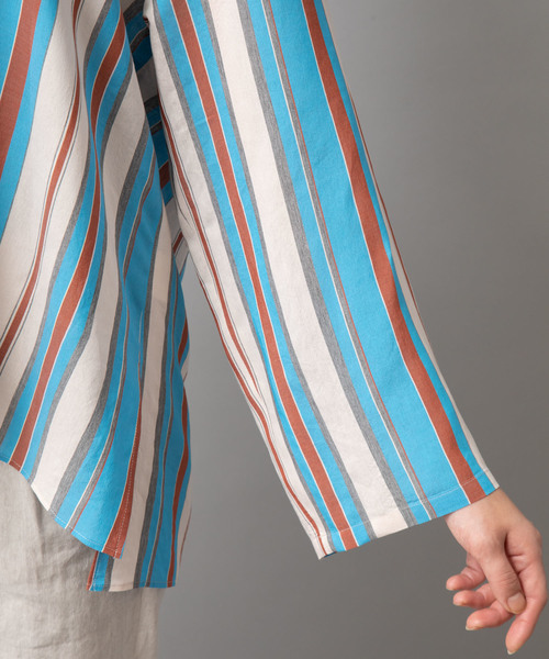 Munich（ミューニック）の「イタリア製ビスコースシルクストライプキーネックブラウス（シャツ/ブラウス・レディース・ホワイト/ベージュ/サックスブルー・FREE）」の18枚目の写真