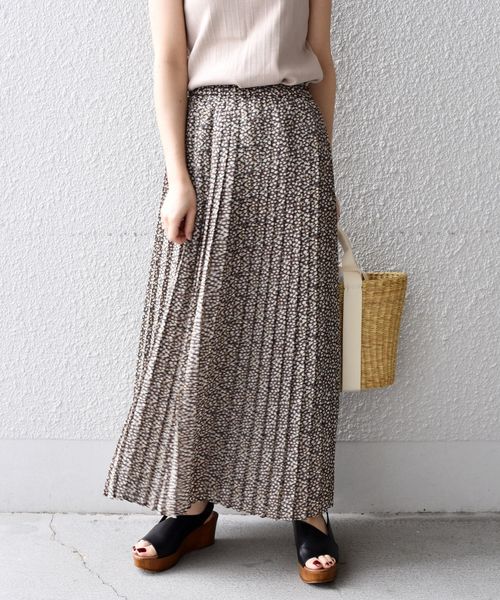 liflattie ships（リフラティ シップス）の「liflattie ships:フラワープリントプリーツスカート◇（スカート・レディース・ブラウン/グリーン・SMALL/MEDIUM）」の4枚目の写真