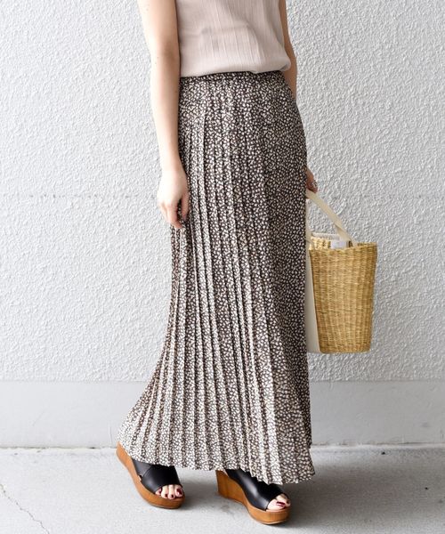 liflattie ships（リフラティ シップス）の「liflattie ships:フラワープリントプリーツスカート◇（スカート・レディース・ブラウン/グリーン・SMALL/MEDIUM）」の5枚目の写真