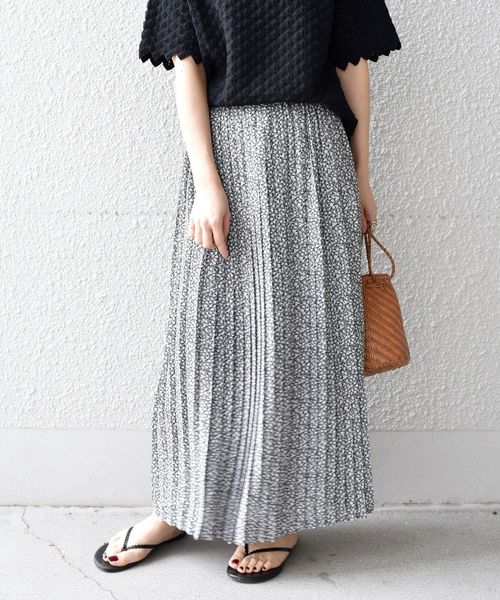 liflattie ships（リフラティ シップス）の「liflattie ships:フラワープリントプリーツスカート◇（スカート・レディース・ブラウン/グリーン・SMALL/MEDIUM）」の11枚目の写真