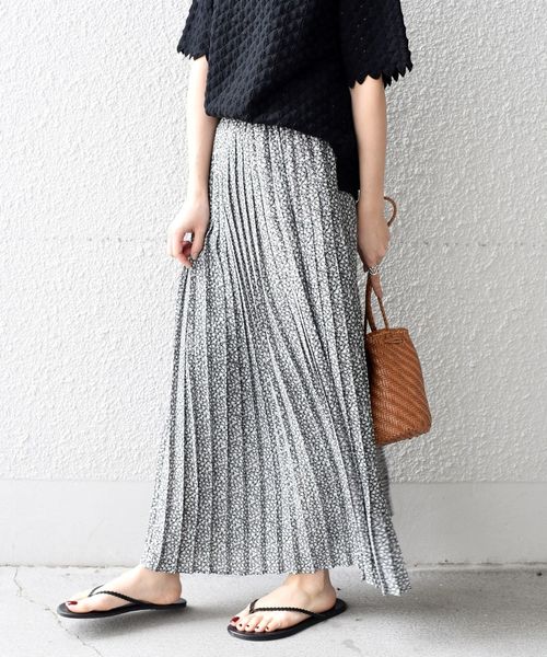 liflattie ships（リフラティ シップス）の「liflattie ships:フラワープリントプリーツスカート◇（スカート・レディース・ブラウン/グリーン・SMALL/MEDIUM）」の12枚目の写真