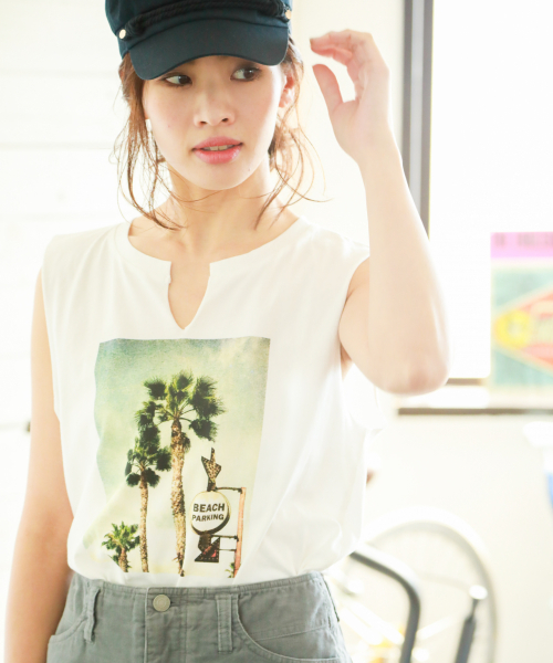 BAYFLOW(ベイフロー)の「カルフォルニアコットンノースリキーネックタンク(Tシャツ/カットソー・レディース・ホワイト/ブラック/ブラウン・FREE)」の2枚目の写真