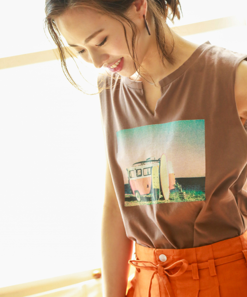 BAYFLOW(ベイフロー)の「カルフォルニアコットンノースリキーネックタンク(Tシャツ/カットソー・レディース・ホワイト/ブラック/ブラウン・FREE)」の6枚目の写真