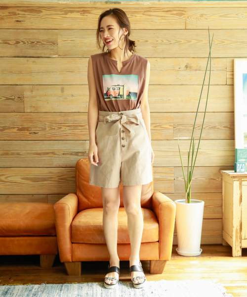 BAYFLOW(ベイフロー)の「カルフォルニアコットンノースリキーネックタンク(Tシャツ/カットソー・レディース・ホワイト/ブラック/ブラウン・FREE)」の8枚目の写真