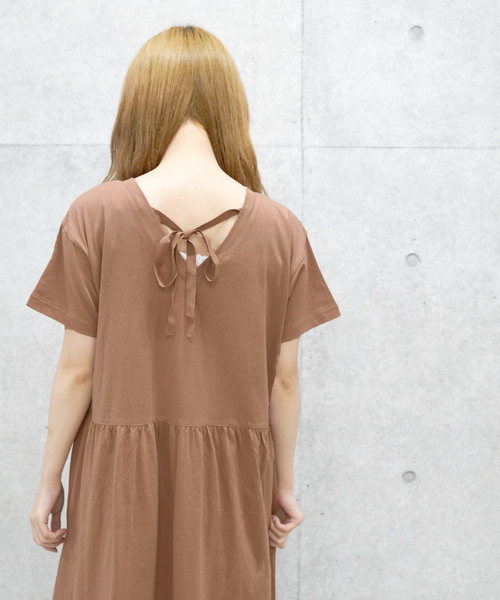 w closet（ダブルクローゼット）の「異素材切替プリーツワンピース（ワンピース・レディース・ホワイト/ブラック系その他2/ブラウン系その他4・FREE）」の9枚目の写真
