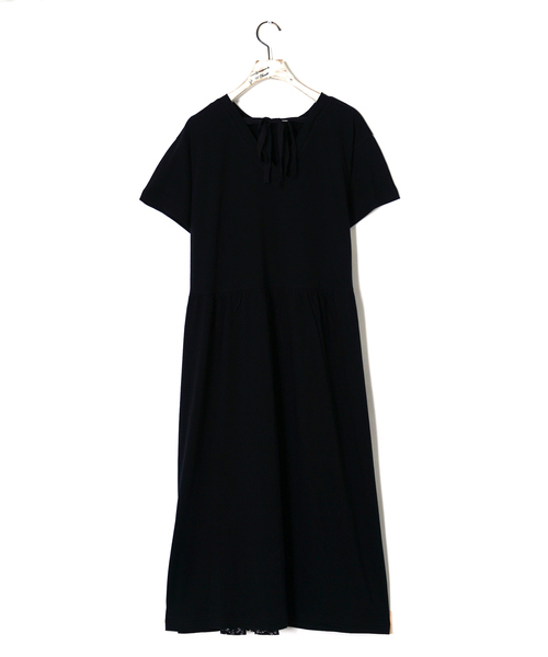 w closet（ダブルクローゼット）の「異素材切替プリーツワンピース（ワンピース・レディース・ホワイト/ブラック系その他2/ブラウン系その他4・FREE）」の18枚目の写真
