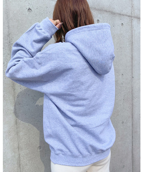 GILDAN（ギルダン）の「【GILDAN】ギルダン ビッグシルエット 裏起毛 パーカー（パーカー・レディース・ホワイト/ブラック/ベージュ/グレー/ワイン/ダークブラウン/カーキ/ダークグリーン/ラベンダー・M/L/XL）」の4枚目の写真