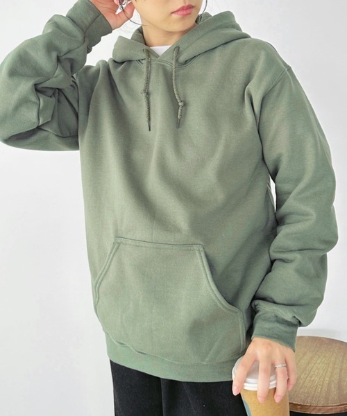 GILDAN（ギルダン）の「【GILDAN】ギルダン ビッグシルエット 裏起毛 パーカー（パーカー・レディース・ホワイト/ブラック/ベージュ/グレー/ワイン/ダークブラウン/カーキ/ダークグリーン/ラベンダー・M/L/XL）」の7枚目の写真