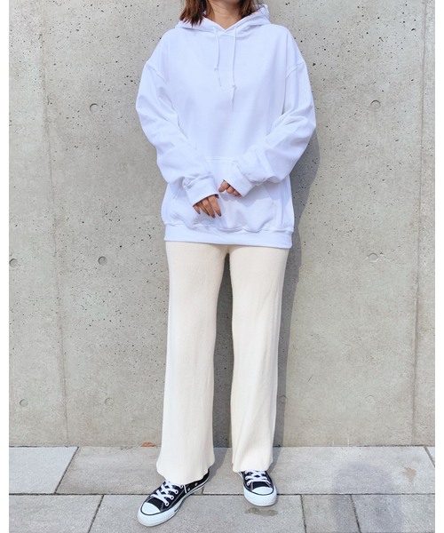 GILDAN（ギルダン）の「【GILDAN】ギルダン ビッグシルエット 裏起毛 パーカー（パーカー・レディース・ホワイト/ブラック/ベージュ/グレー/ワイン/ダークブラウン/カーキ/ダークグリーン/ラベンダー・M/L/XL）」の18枚目の写真