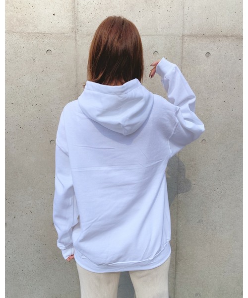 GILDAN（ギルダン）の「【GILDAN】ギルダン ビッグシルエット 裏起毛 パーカー（パーカー・レディース・ホワイト/ブラック/ベージュ/グレー/ワイン/ダークブラウン/カーキ/ダークグリーン/ラベンダー・M/L/XL）」の10枚目の写真