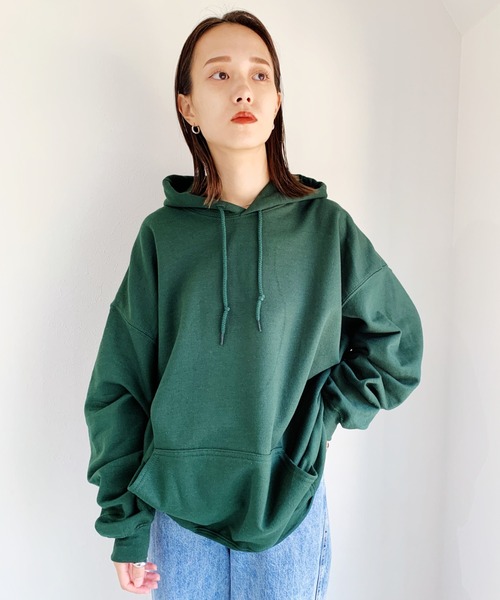 GILDAN（ギルダン）の「【GILDAN】ギルダン ビッグシルエット 裏起毛 パーカー（パーカー・レディース・ホワイト/ブラック/ベージュ/グレー/ワイン/ダークブラウン/カーキ/ダークグリーン/ラベンダー・M/L/XL）」の22枚目の写真