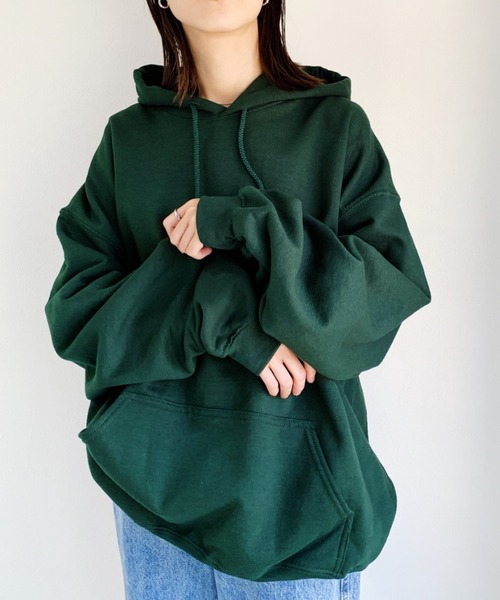 GILDAN（ギルダン）の「【GILDAN】ギルダン ビッグシルエット 裏起毛 パーカー（パーカー・レディース・ホワイト/ブラック/ベージュ/グレー/ワイン/ダークブラウン/カーキ/ダークグリーン/ラベンダー・M/L/XL）」の14枚目の写真