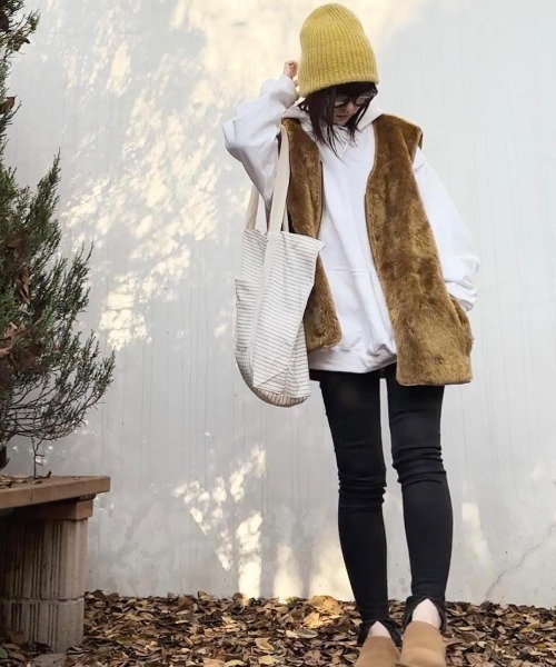 GILDAN（ギルダン）の「【GILDAN】ギルダン ビッグシルエット 裏起毛 パーカー（パーカー・レディース・ホワイト/ブラック/ベージュ/グレー/ワイン/ダークブラウン/カーキ/ダークグリーン/ラベンダー・M/L/XL）」の19枚目の写真