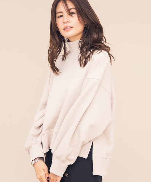 Aunt Marie's（アントマリーズ）の「AUNT MARIE'S サイドスリットハイネック裏毛スウェット（Tシャツ/カットソー・レディース・チャコールグレー/ブラウン/ライトグリーン/ナチュラル・FREE）」の4枚目の写真