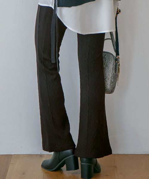 rectangle(レクタングル)の「ケーブル柄ニットフレアーパンツ(パンツ)」|ブラック