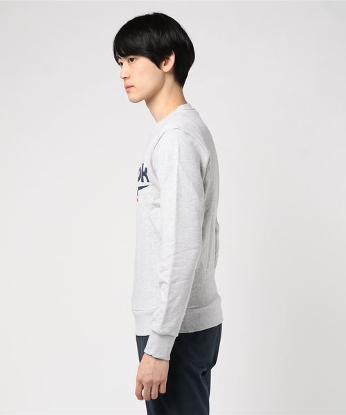 Reebok（リーボック）の「クラシックス ベクター クルー スウェットシャツ / Classics Vector Crew Sweatshirt（スウェット・メンズ・ライトグレー/ブラック/ネイビー・SMALL/MEDIUM/LARGE/X-LARGE/XX-LARGE/X-SMALL）」の4枚目の写真