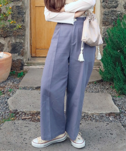 DuKKah(デュカ)の「dukkah/【低身長に優しいXSサイズ】タックストレートワイドパンツ(チノパンツ・レディース・サックスブルー/ピンク/アイボリー・FREE)」の3枚目の写真