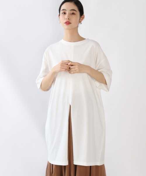 LOWRYS FARM（ローリーズファーム）の「スリットＢＩＧＴＥＥ　882746（Tシャツ/カットソー・レディース・チャコールグレー/ベージュ/オフホワイト/カーキ・FREE）」の2枚目の写真