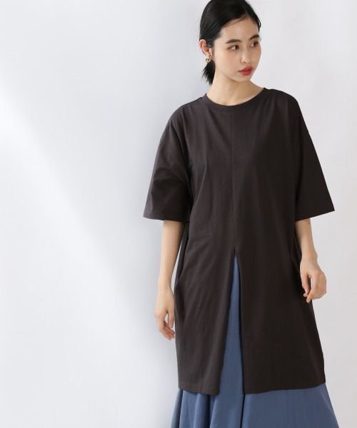 LOWRYS FARM（ローリーズファーム）の「スリットＢＩＧＴＥＥ　882746（Tシャツ/カットソー・レディース・チャコールグレー/ベージュ/オフホワイト/カーキ・FREE）」の3枚目の写真