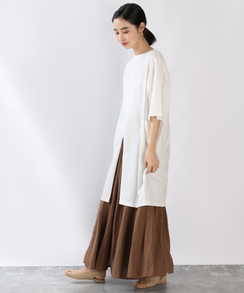 LOWRYS FARM（ローリーズファーム）の「スリットＢＩＧＴＥＥ　882746（Tシャツ/カットソー・レディース・チャコールグレー/ベージュ/オフホワイト/カーキ・FREE）」の7枚目の写真