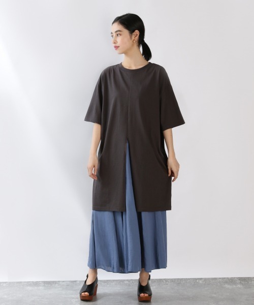 LOWRYS FARM（ローリーズファーム）の「スリットＢＩＧＴＥＥ　882746（Tシャツ/カットソー・レディース・チャコールグレー/ベージュ/オフホワイト/カーキ・FREE）」の8枚目の写真