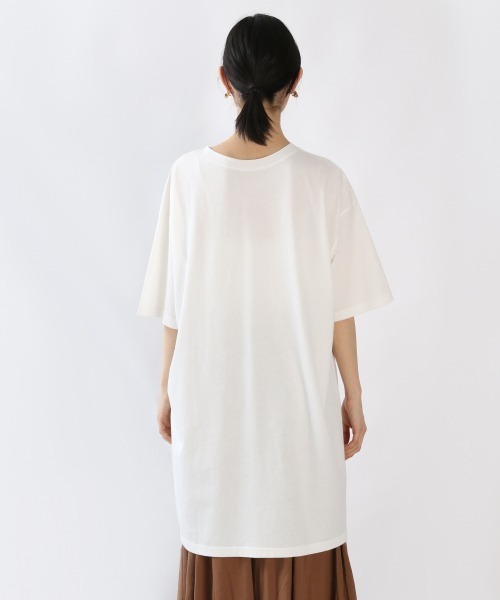 LOWRYS FARM（ローリーズファーム）の「スリットＢＩＧＴＥＥ　882746（Tシャツ/カットソー・レディース・チャコールグレー/ベージュ/オフホワイト/カーキ・FREE）」の10枚目の写真