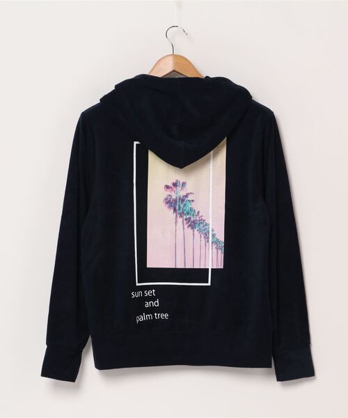 INNOCENT（イノセント）の「パイル　 プリントジップパーカー（パーカー・レディース・ブラック/ネイビー・LARGE/MEDIUM）」の4枚目の写真