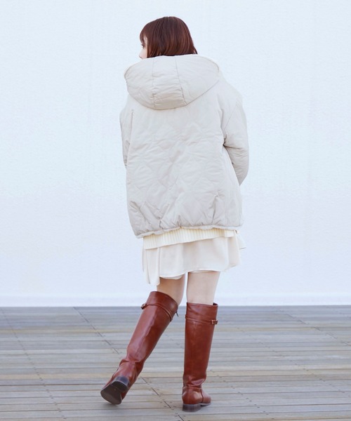 one after another NICE CLAUP（ワンアフターアナザーナイスクラップ）の「キルティング×ファーリバーシブルブルゾン（ダウンジャケット/コート・レディース・アイボリー/ブラウン/モカ・FREE）」の21枚目の写真