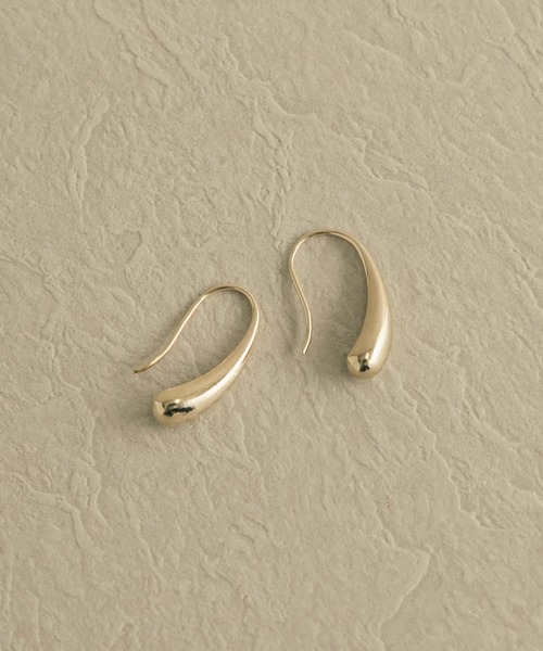 SMELLY（スメリー）の「プックリフックピアス（ピアス（両耳用）・レディース・ゴールド・-）」の2枚目の写真