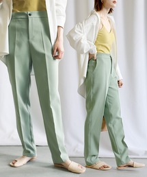 シンプルテーパードパンツ
