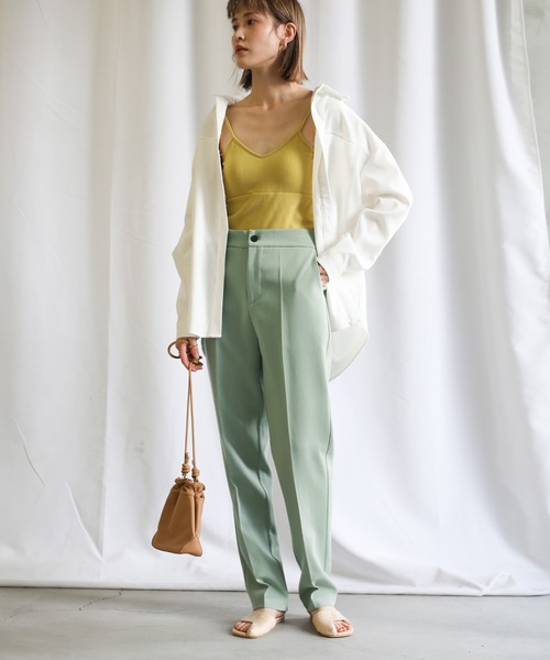 select MOCA(セレクトモカ)の「シンプルテーパードパンツ(スラックス・レディース・レッド/イエロー/グリーン・SMALL/MEDIUM)」の4枚目の写真