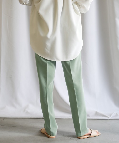 select MOCA(セレクトモカ)の「シンプルテーパードパンツ(スラックス・レディース・レッド/イエロー/グリーン・SMALL/MEDIUM)」の5枚目の写真