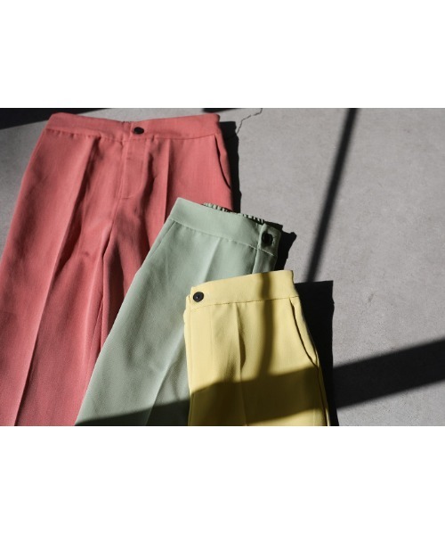 select MOCA(セレクトモカ)の「シンプルテーパードパンツ(スラックス・レディース・レッド/イエロー/グリーン・SMALL/MEDIUM)」の18枚目の写真