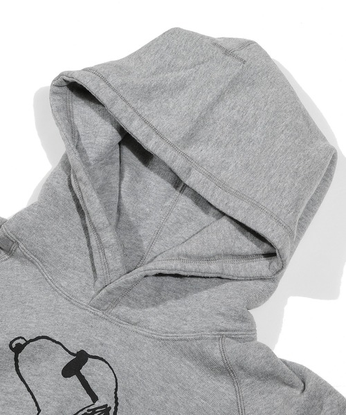TMT(ティーエムティー)の「PEANUTS×TMT SWEAT HOODIE(BONE TO SURF)(パーカー・メンズ・トップグレー/ブラック/モカ・SMALL/MEDIUM/LARGE/X-LARGE/XX-LARGE)」の6枚目の写真