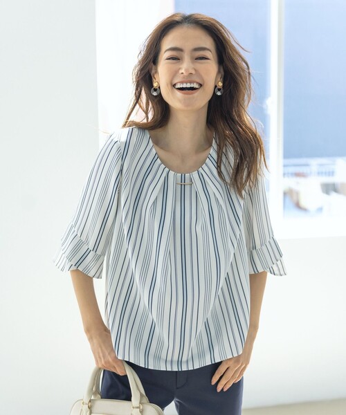 ANY SIS(エニィスィス)の「【美人百花5月号掲載】ラッフルフレアースリーブ ブラウス(シャツ/ブラウス・レディース・ホワイト系/ライトグレー系1/ライトグリーン系1/ライラック系1/ピンク系/ネイビー系1/ブラック系3・1/2/3)」の4枚目の写真
