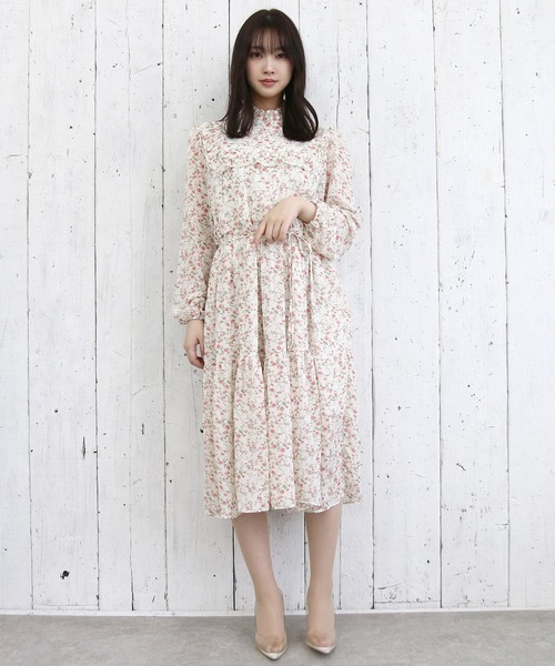 Roomy's（ルーミーズ）の「フラワープリントラッフルワンピース（ワンピース・レディース・ブルー/ピンク/ベージュ・FREE）」の2枚目の写真