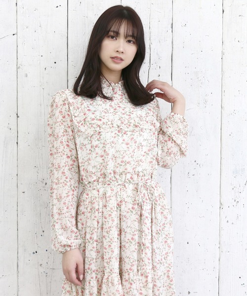 Roomy's（ルーミーズ）の「フラワープリントラッフルワンピース（ワンピース・レディース・ブルー/ピンク/ベージュ・FREE）」の14枚目の写真