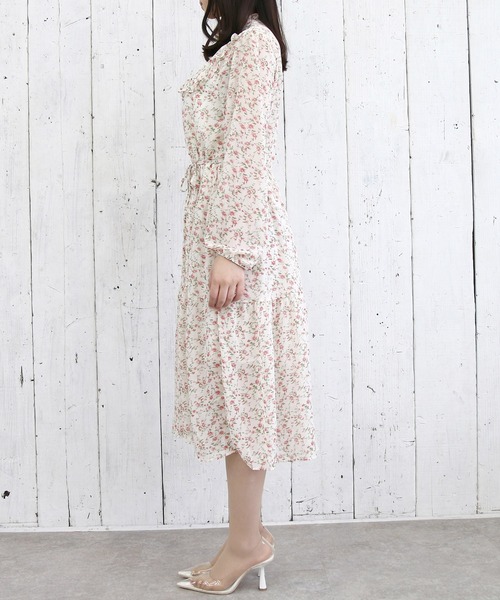 Roomy's（ルーミーズ）の「フラワープリントラッフルワンピース（ワンピース・レディース・ブルー/ピンク/ベージュ・FREE）」の15枚目の写真