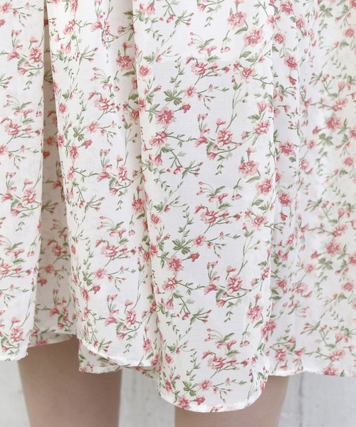 Roomy's（ルーミーズ）の「フラワープリントラッフルワンピース（ワンピース・レディース・ブルー/ピンク/ベージュ・FREE）」の20枚目の写真