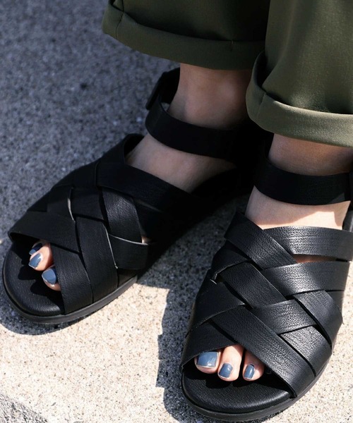 antiqua(アンティカ)の「クロス編みメッシュサンダル(サンダル・レディース・ブラック・L/M/LL/S)」の1枚目の写真