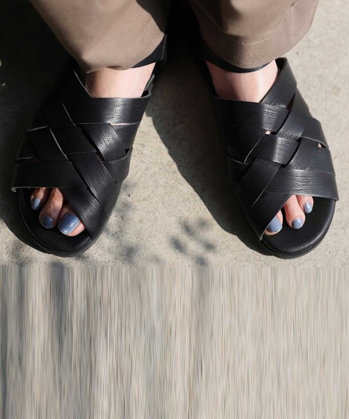 antiqua(アンティカ)の「クロス編みメッシュサンダル(サンダル・レディース・ブラック・L/M/LL/S)」の4枚目の写真