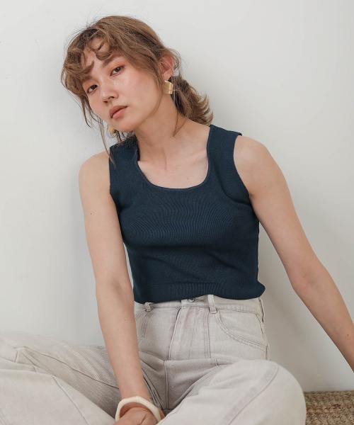 Bab(バブ)の「【WEB限定】ソフトスクエアネックリブニットインナー(タンクトップ・レディース・ブラック/ベージュ/ネイビー/オフホワイト/テラコッタ・FREE)」の14枚目の写真