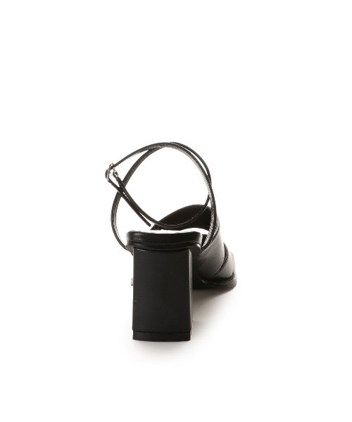 REDYAZEL（レディアゼル）の「スクエアトゥストラップミュールサンダル（サンダル・レディース・ベージュ/ブラック/シルバー・SMALL/MEDIUM/LARGE）」の7枚目の写真