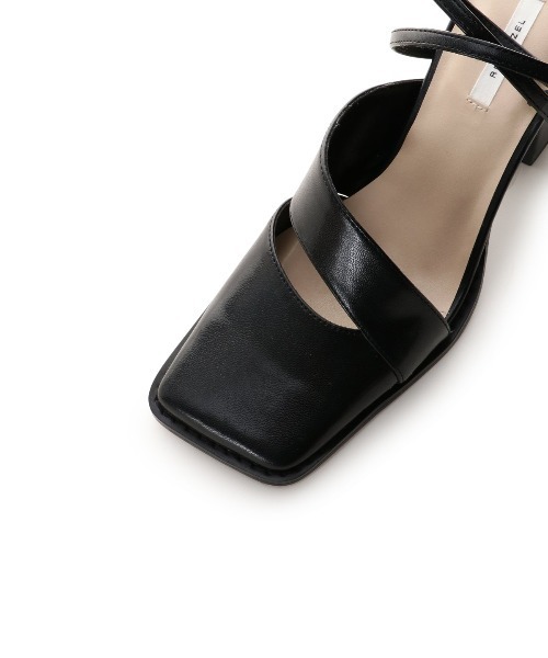 REDYAZEL（レディアゼル）の「スクエアトゥストラップミュールサンダル（サンダル・レディース・ベージュ/ブラック/シルバー・SMALL/MEDIUM/LARGE）」の10枚目の写真