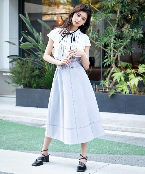 REDYAZEL（レディアゼル）の「スクエアトゥストラップミュールサンダル（サンダル・レディース・ベージュ/ブラック/シルバー・SMALL/MEDIUM/LARGE）」の22枚目の写真