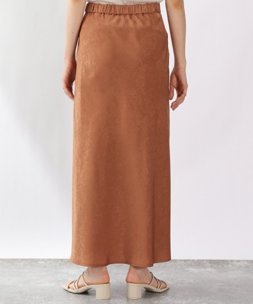 LOWRYS FARM（ローリーズファーム）の「シワサテンフレアスカート２　946956（スカート・レディース・ブラウン/オレンジ/アイボリー/ブラウン系その他/ブルー/ホワイト系その他/カーキ/チャコールグレー・FREE）」の14枚目の写真