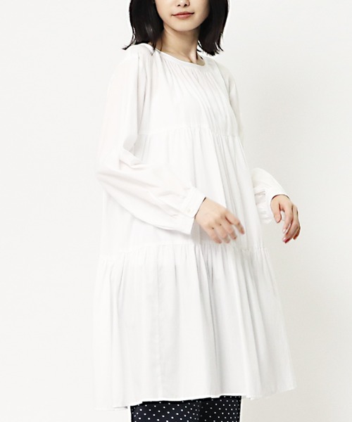 GRANDMA MAMA DAUGHTER(グランマママドーター)の「∴【GRANDMA MAMA DAUGHTER / グランママドーター】ティアードチュニック TS912321(シャツ/ブラウス・レディース・ホワイト/ブラック・2/1/0)」の2枚目の写真