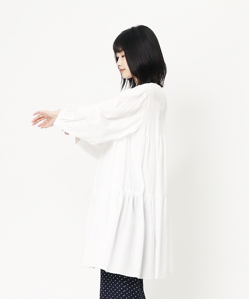 GRANDMA MAMA DAUGHTER(グランマママドーター)の「∴【GRANDMA MAMA DAUGHTER / グランママドーター】ティアードチュニック TS912321(シャツ/ブラウス・レディース・ホワイト/ブラック・2/1/0)」の5枚目の写真