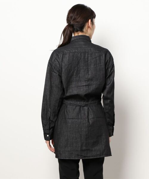 Lee(リー)の「ウエストマーク デニムシャツ(シャツ/ブラウス・レディース・インディゴブルー/ブラック系その他・SMALL/MEDIUM)」の14枚目の写真