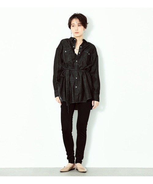 Lee(リー)の「ウエストマーク デニムシャツ(シャツ/ブラウス・レディース・インディゴブルー/ブラック系その他・SMALL/MEDIUM)」の5枚目の写真